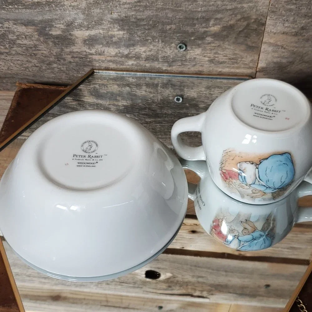 Beatrix Potter's Peter Rabbit Wedgwood 2 piece mug and bowl set - Picture 4 of 12